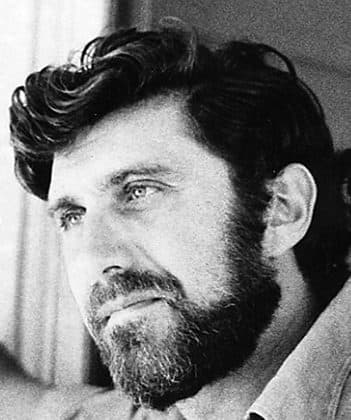Photograph of social psychologist Elliot Aronson in 1972, who described the pratfall effect